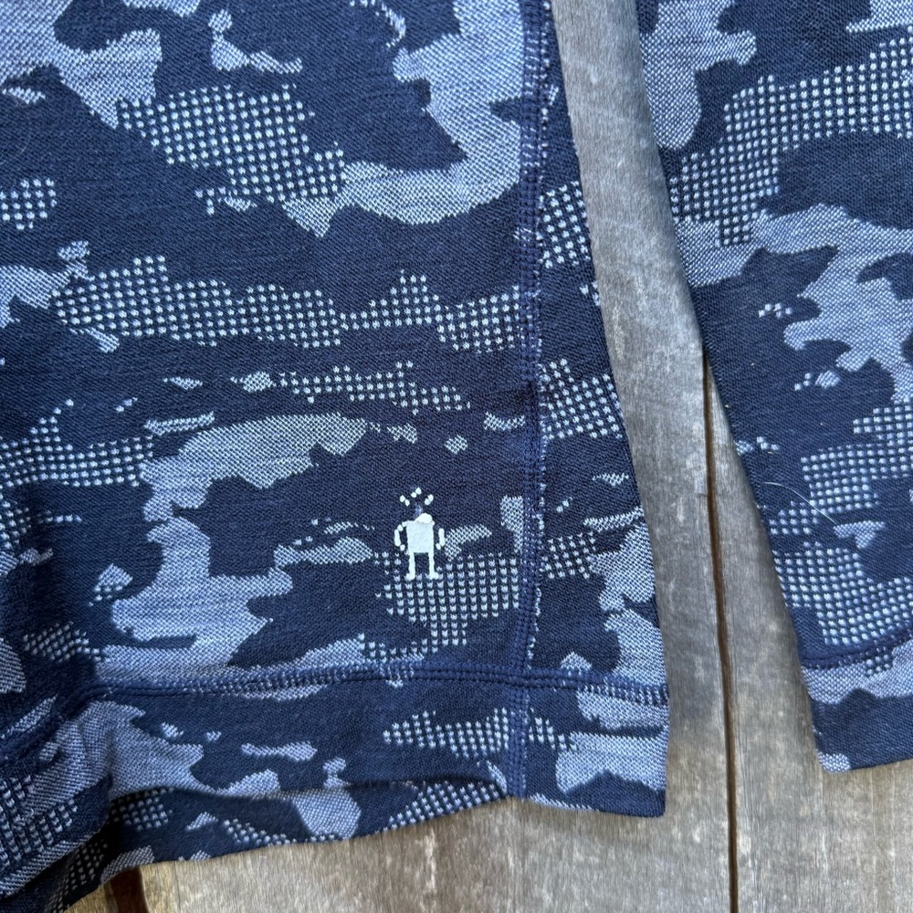 Women’s Small Smartwool Merino 250 Blue Camo Long Sleeve Base Layer - Picture 2 of 3